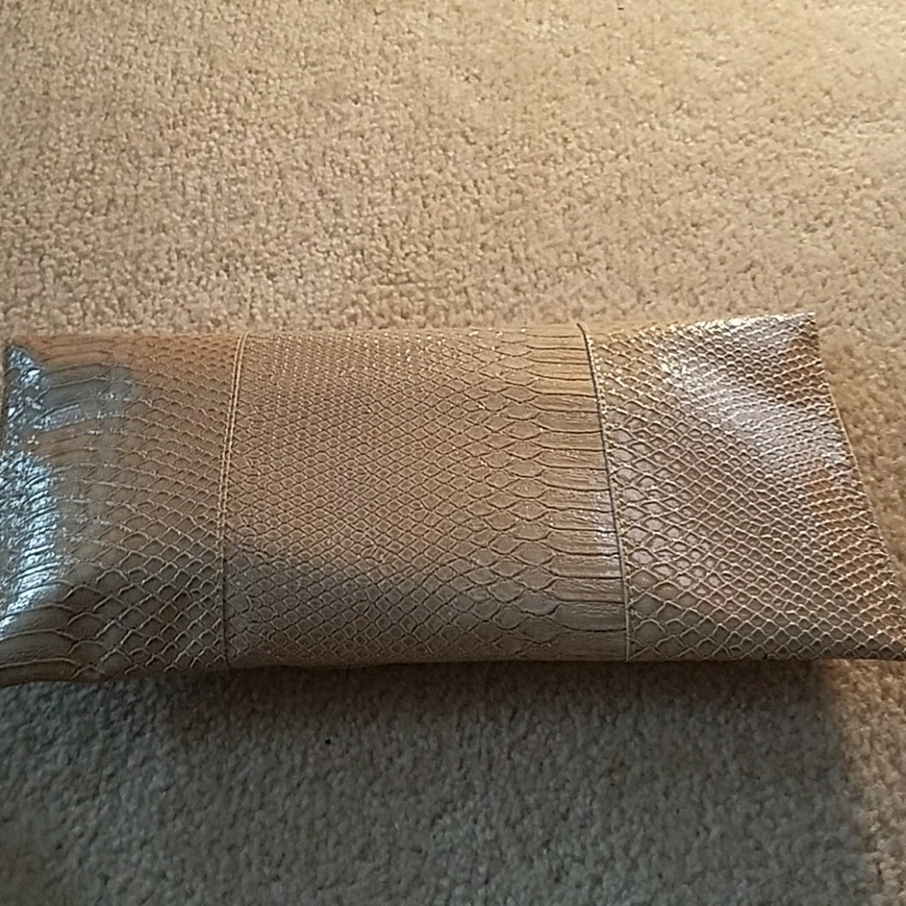 Clutch - Picture 2 of 3